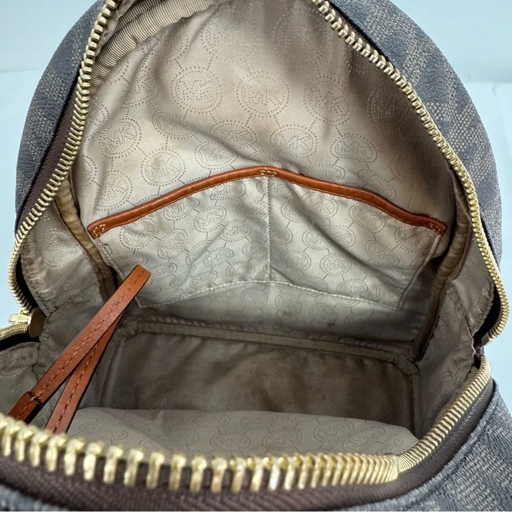 Michael Kors Jet Set Signature Backpack Brown - Picture 13 of 14